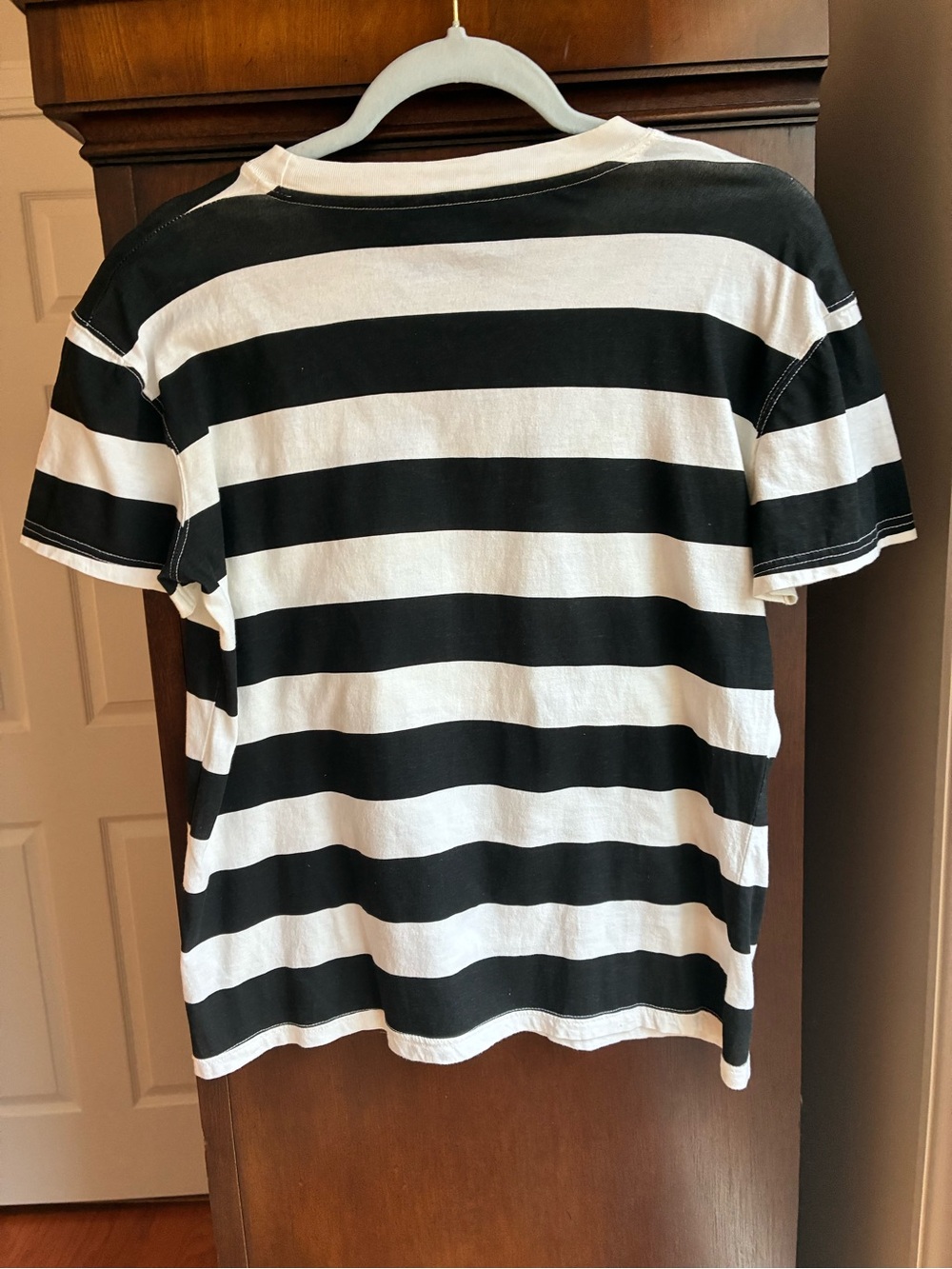 Guinness “Every Girl Should Have a Little Black Drink” Graphic Tee – Size L - Picture 5 of 5